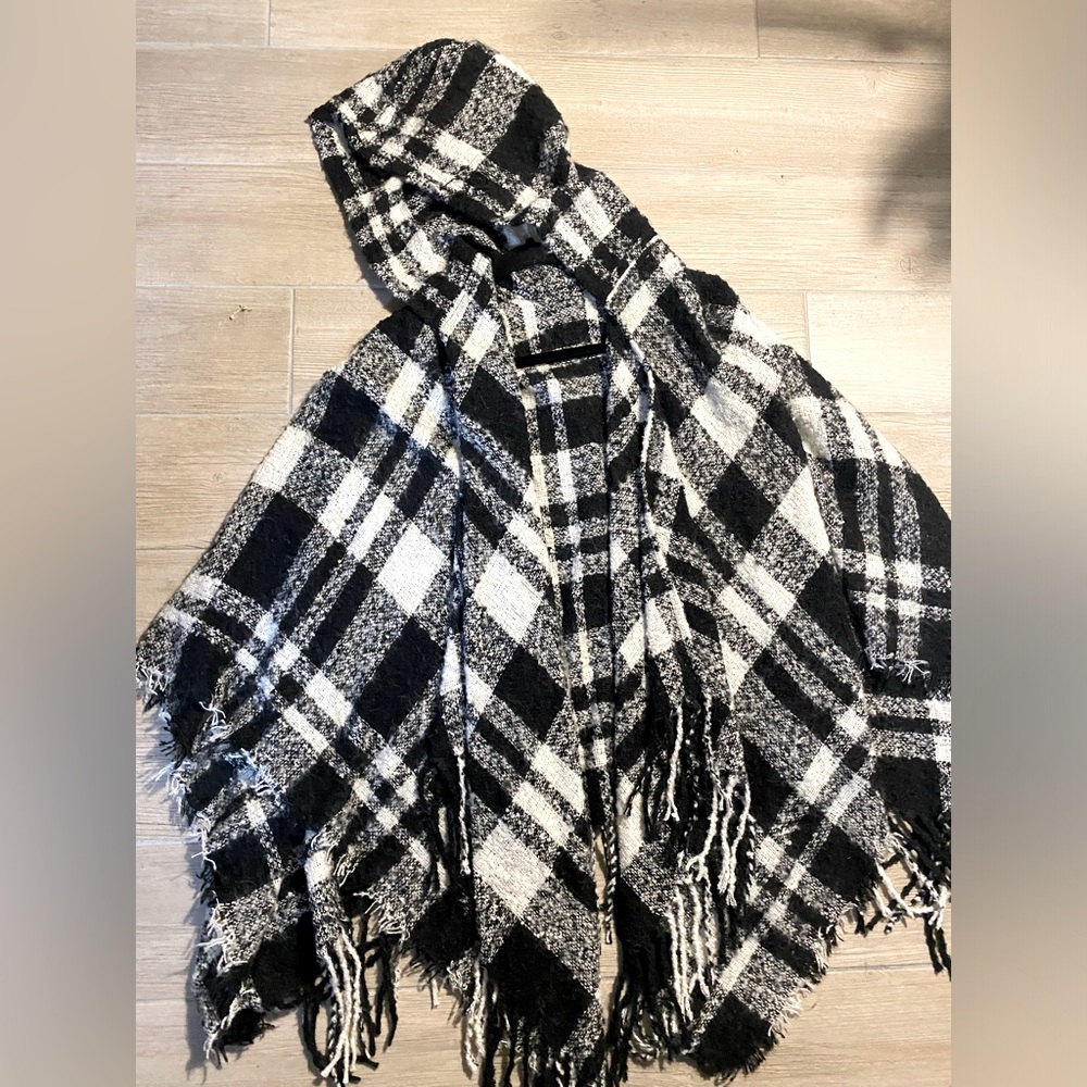 Woman’s Poncho with Hood